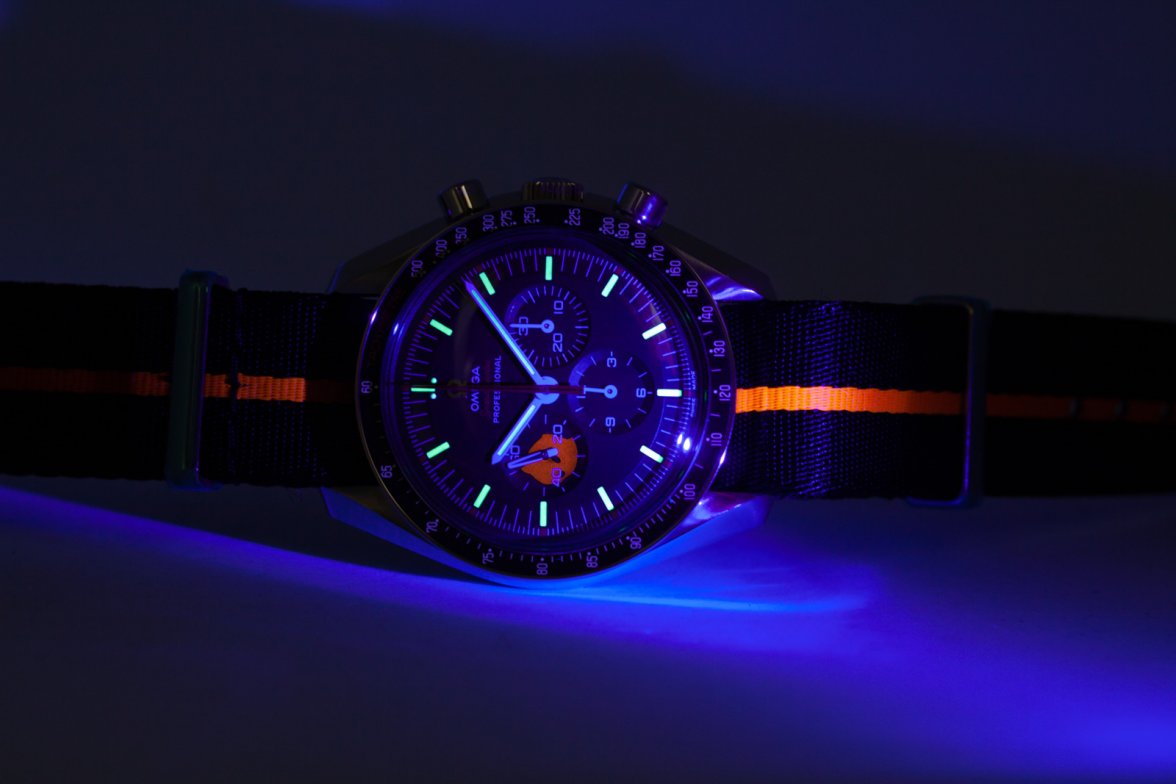 Omega Speedmaster Ultraman 17291-15.jpg