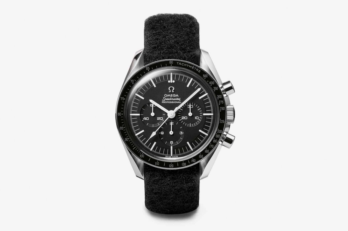 Omega-Speedmaster-First-Man-Period-Correct-105.012.jpg