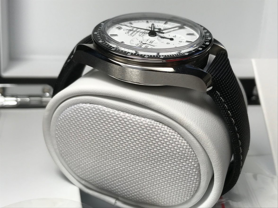 FSOT - Omega Speedmaster Silver Snoopy Apollo 45th Anniversary 311.32.42.30.04.003 | Omega Forums