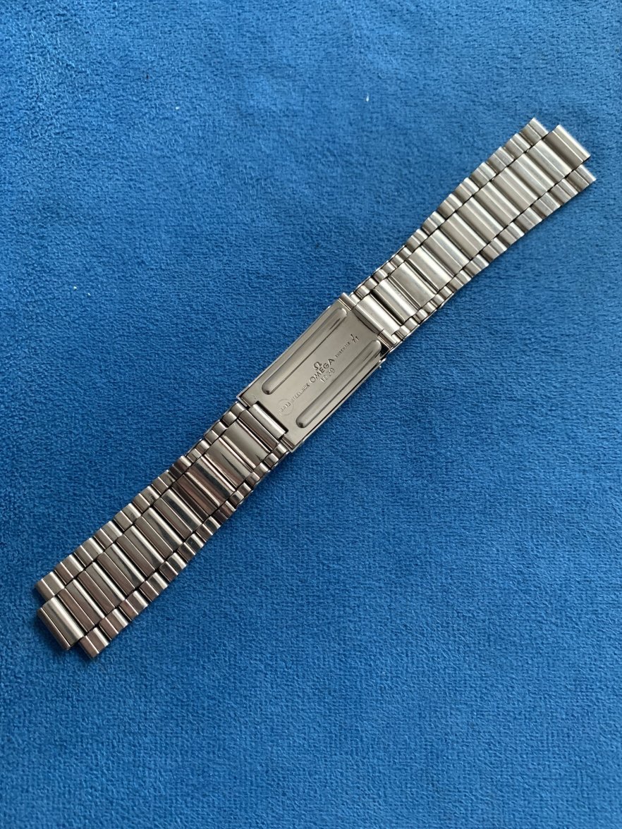 omega 1039 bracelet