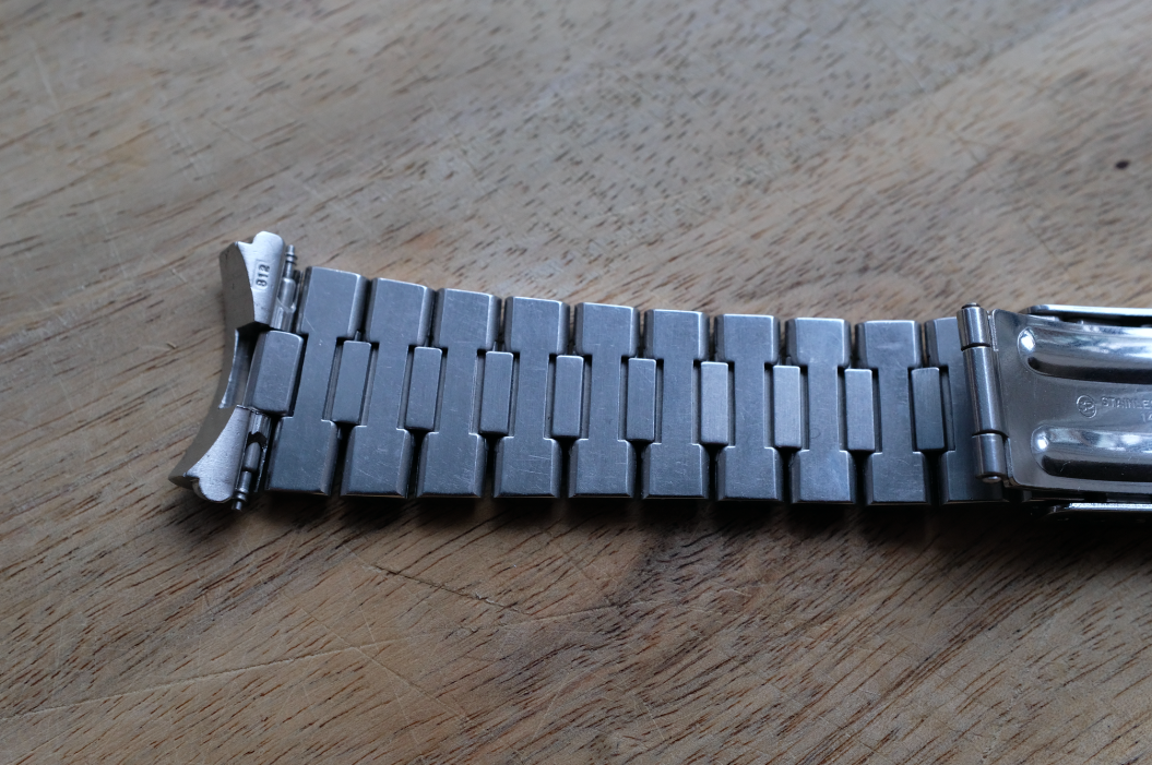 omega 1479 bracelet