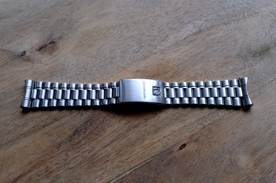 omega 1479 bracelet