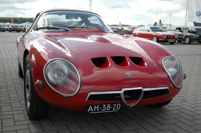 Zagato_Alfa_Romeo_TZ1_02.jpg