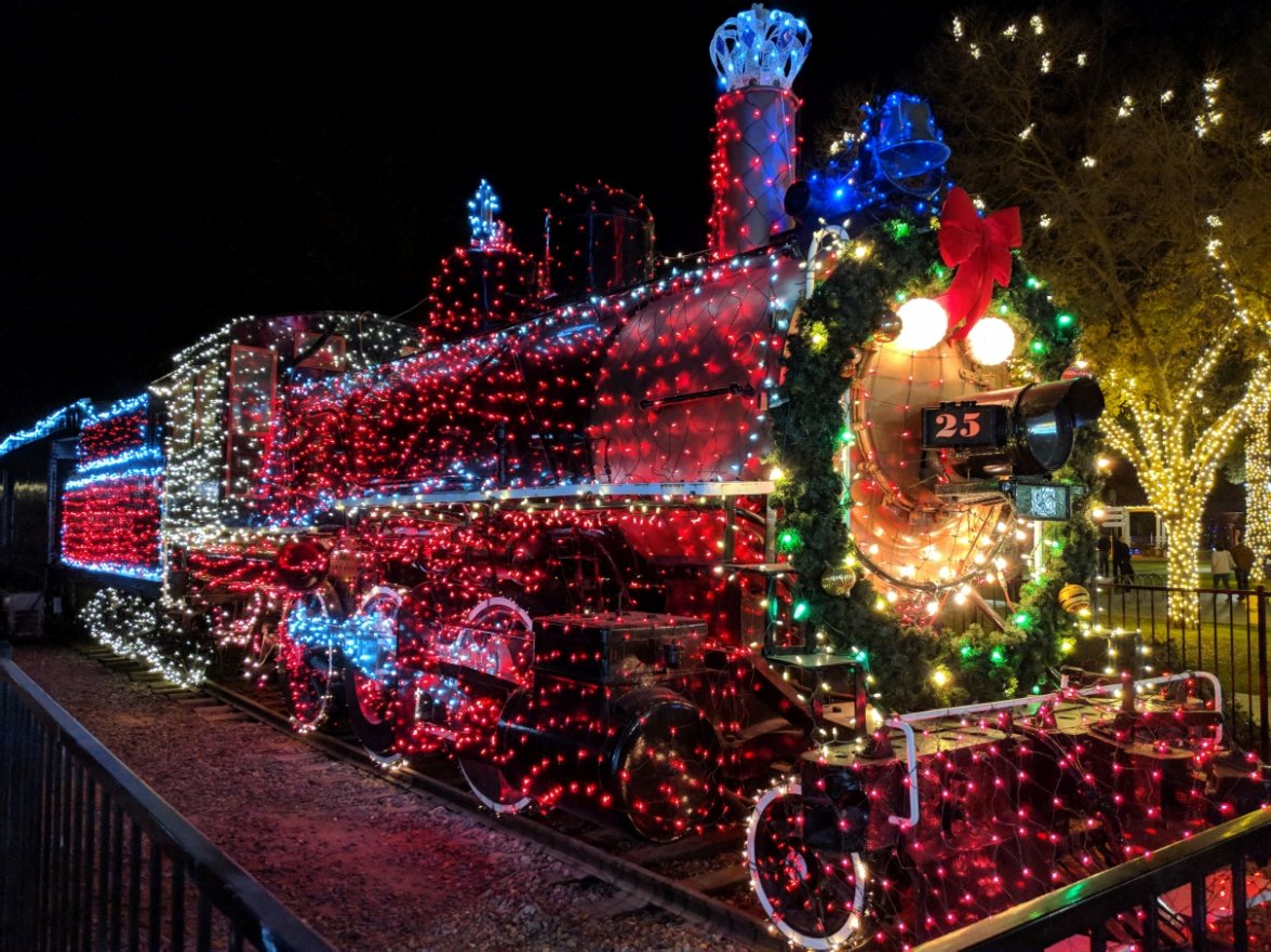 Christmas train.jpg