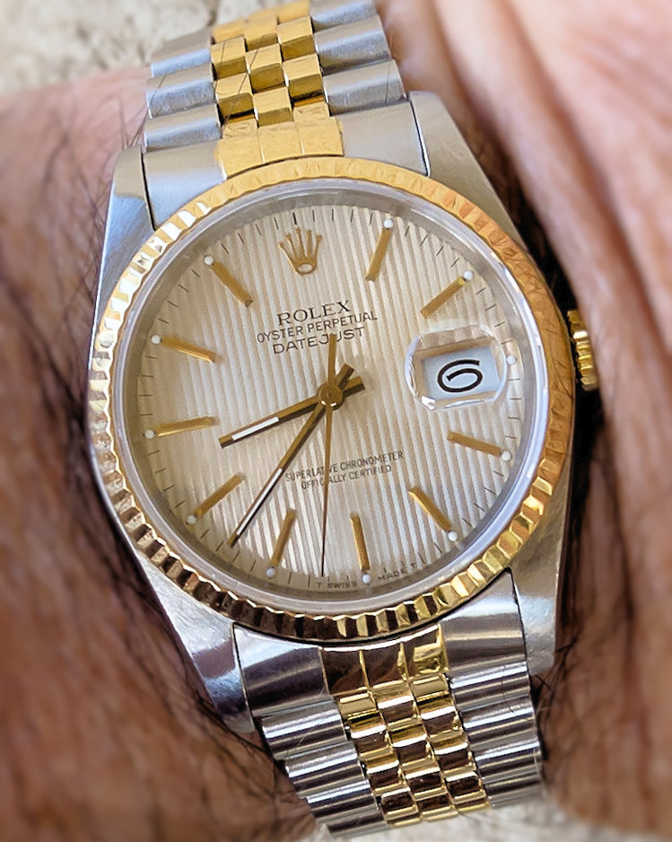 Montre du jour 6 IMG_2368 Smart Photo x2 Cropped Web Blur Lower_DxO.jpg