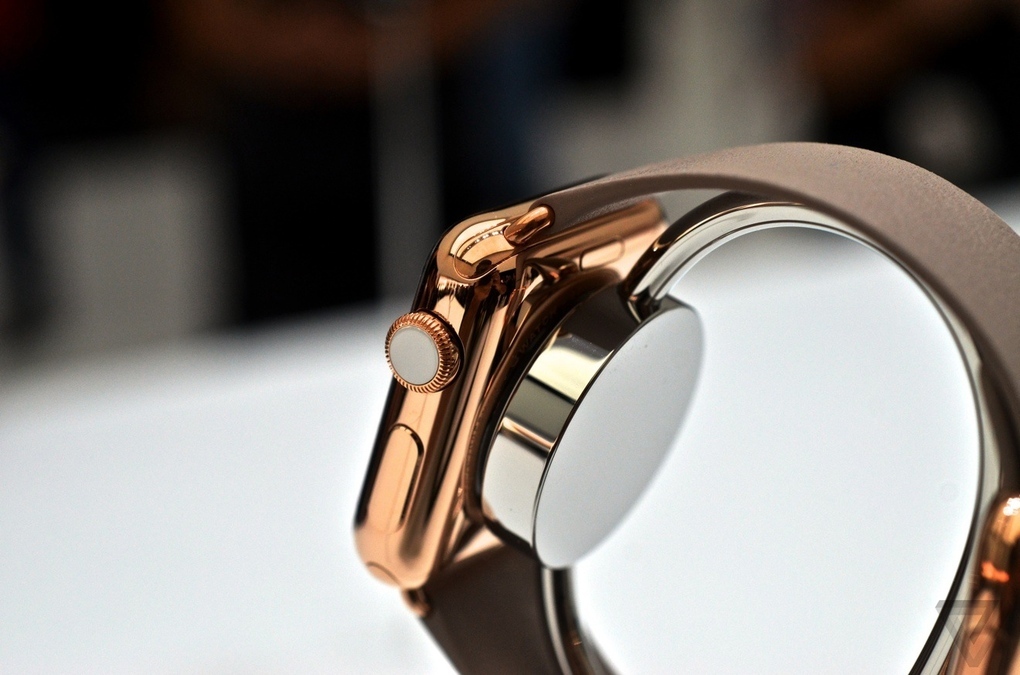 iwatch3015_verge_super_wide.jpg