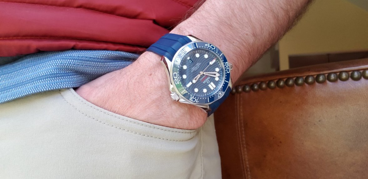 Seamaster Pro Diver 300M Blue Dial Resampled.jpg