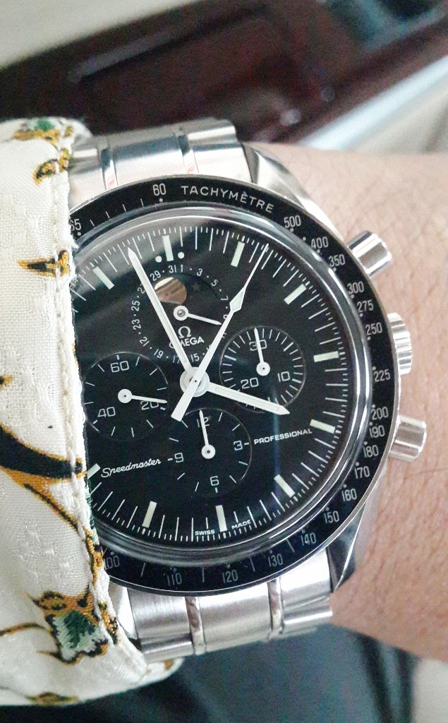 Speedy pro moonphase wruw car (635x1024).jpg