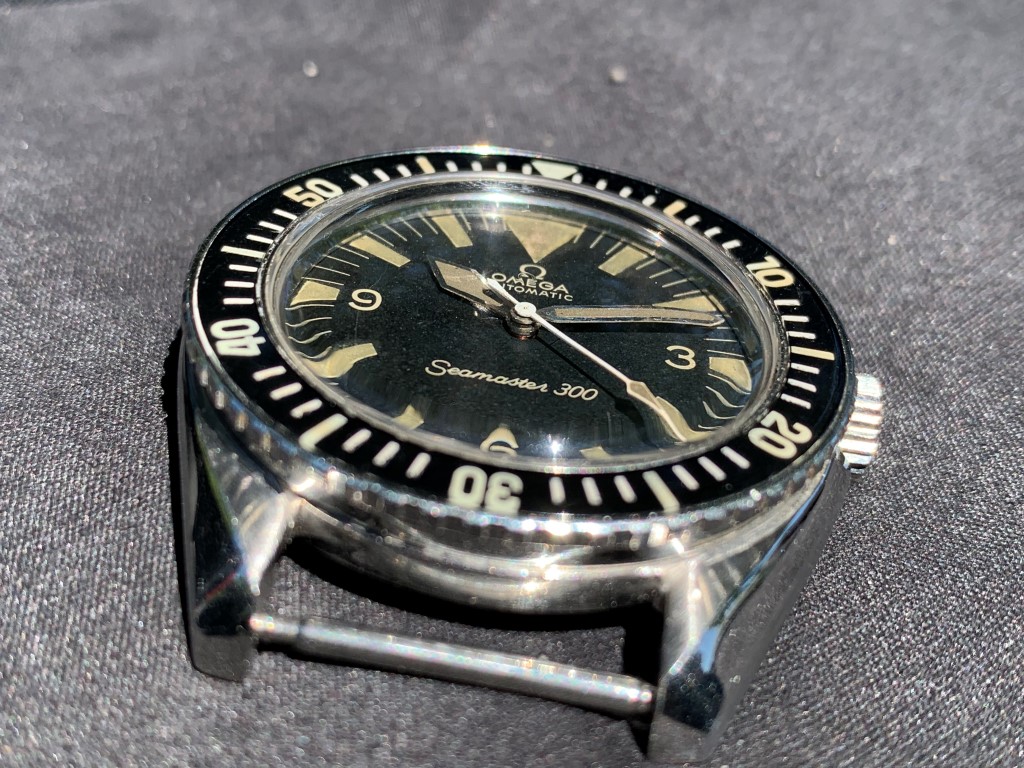 1967-Seamaster-300-Botquarter2.jpg