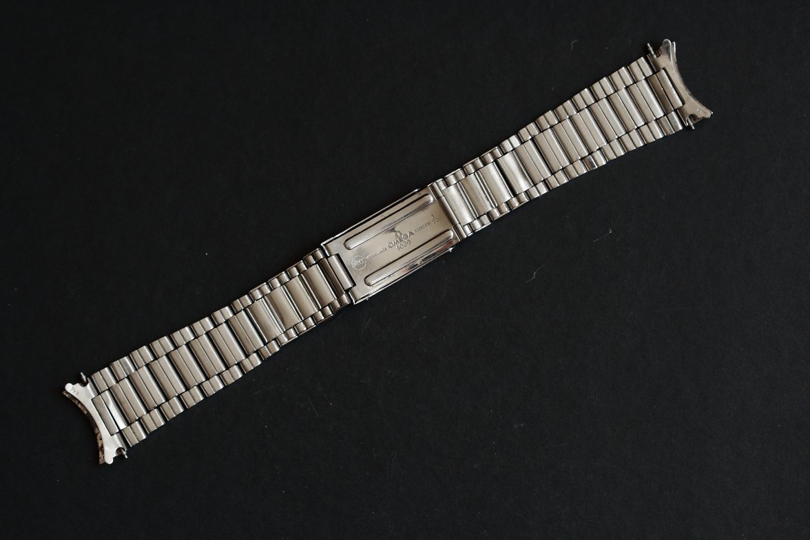 omega 1039 bracelet