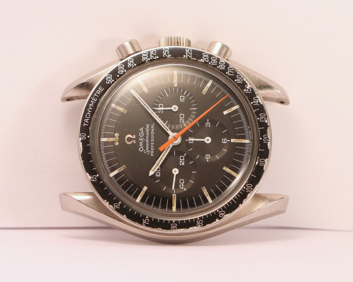 Omega-speedmaster-145012-67-ultraman-2.jpg