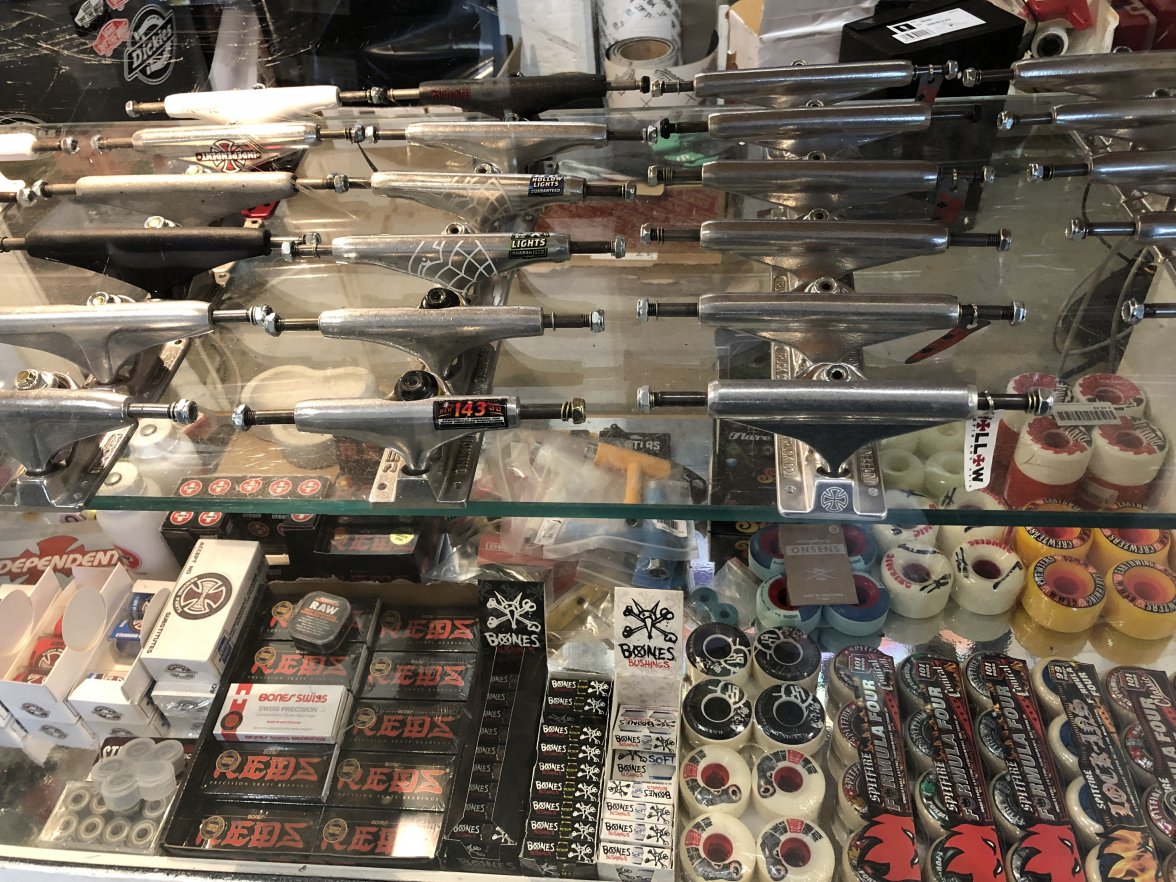 Mantis Lifestore Hamburg Trucks & Wheels.jpg