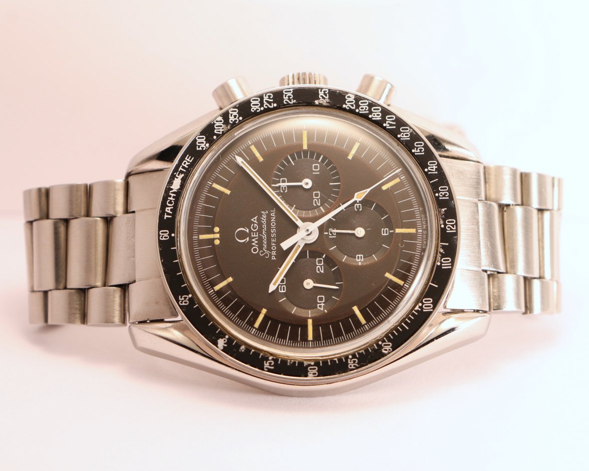 Omega-speedmaster-145022-69-tropical-dial-9.jpg