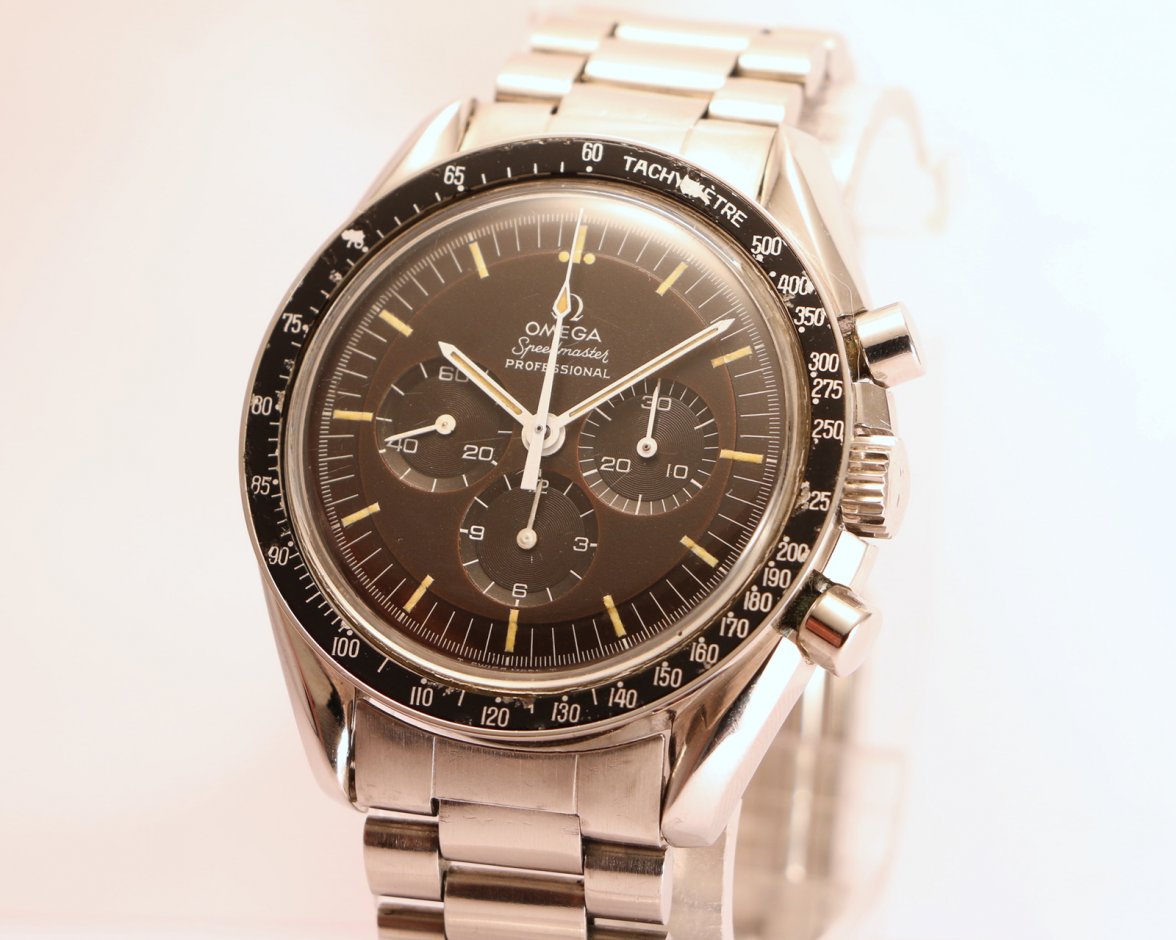 Omega-speedmaster-145022-69-tropical-dial-10.jpg