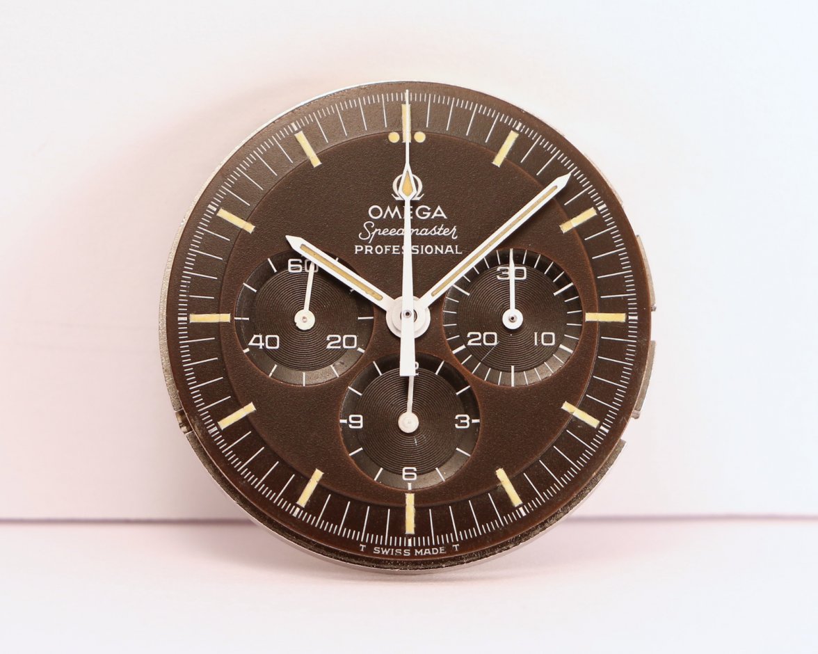 Omega-speedmaster-145022-69-tropical-dial-1.jpg