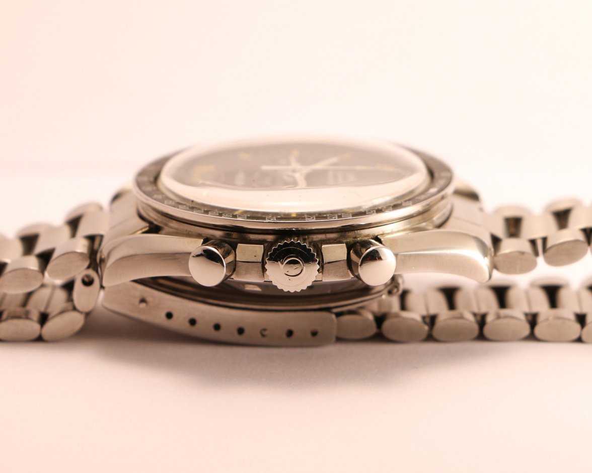 Omega-speedmaster-145022-69-tropical-dial-7.jpg