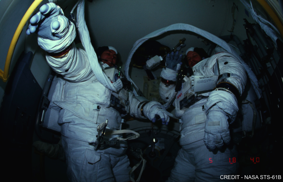 STS-61B1.png