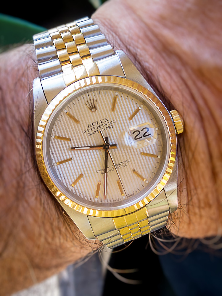 Montre du jour 22 IMG_2324 Smart Photo Web Blur Lower.jpg