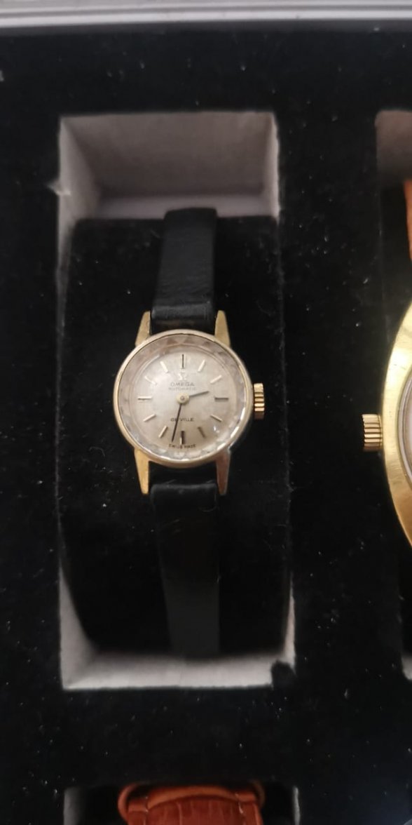 Omega  - De Ville Gold Ladies.jpg