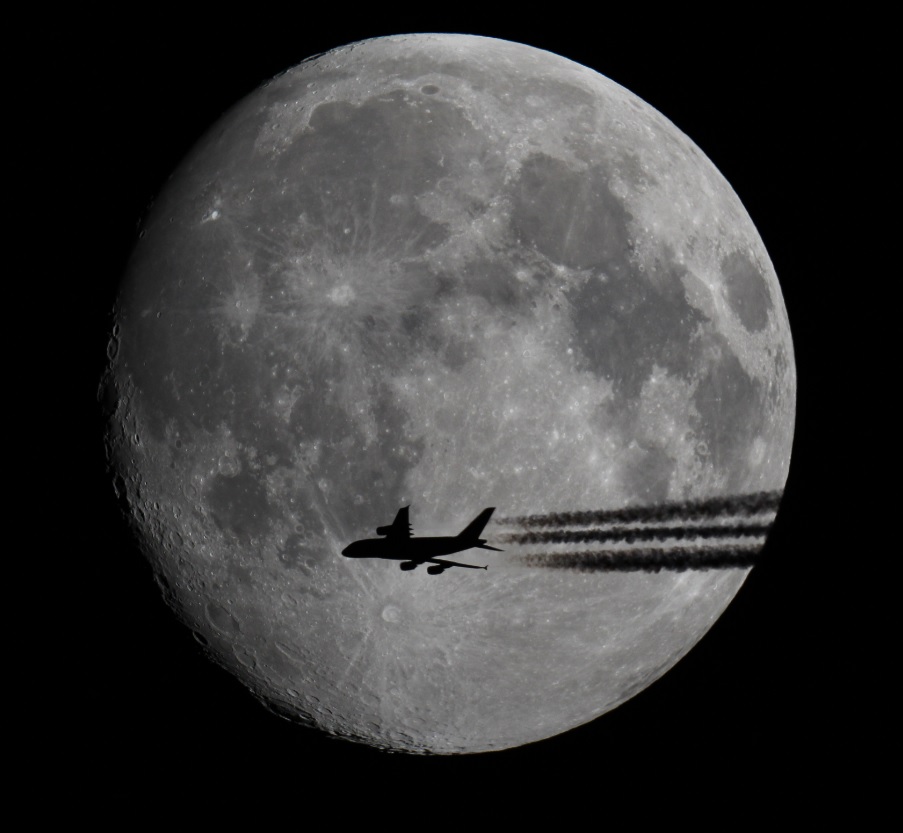A380_moonwatchUniverse.jpg