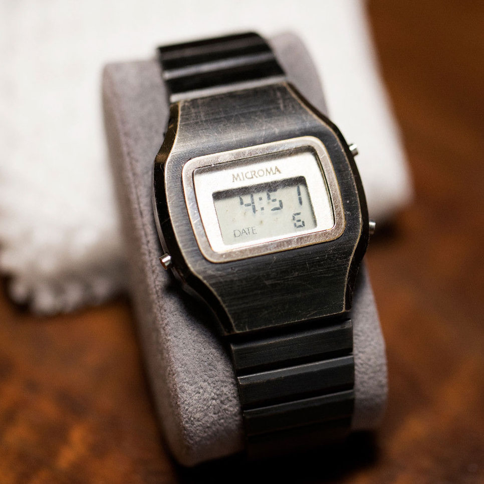 blade-runner-watch-vintage-microma-pvd-lcd-digital-watch-front.jpg