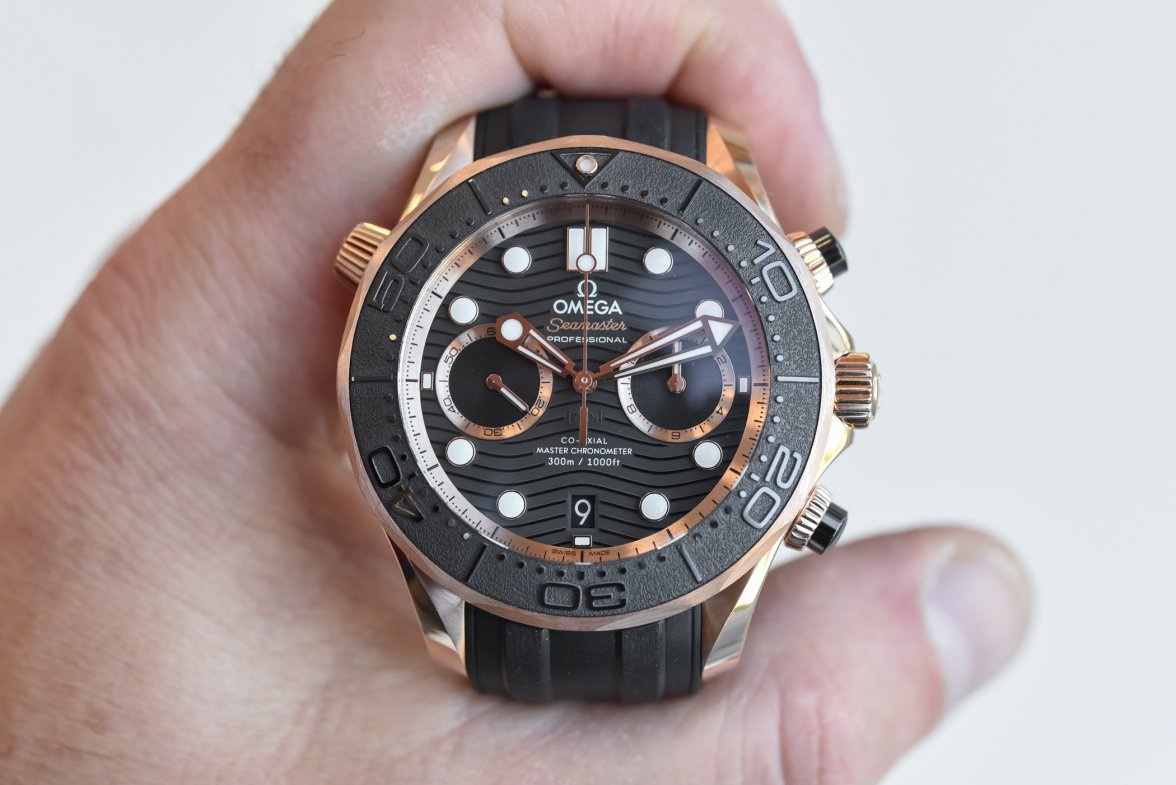 Omega-Seamaster-Diver-300M-Chronograph-Master-Chronometer-2019-3.jpg