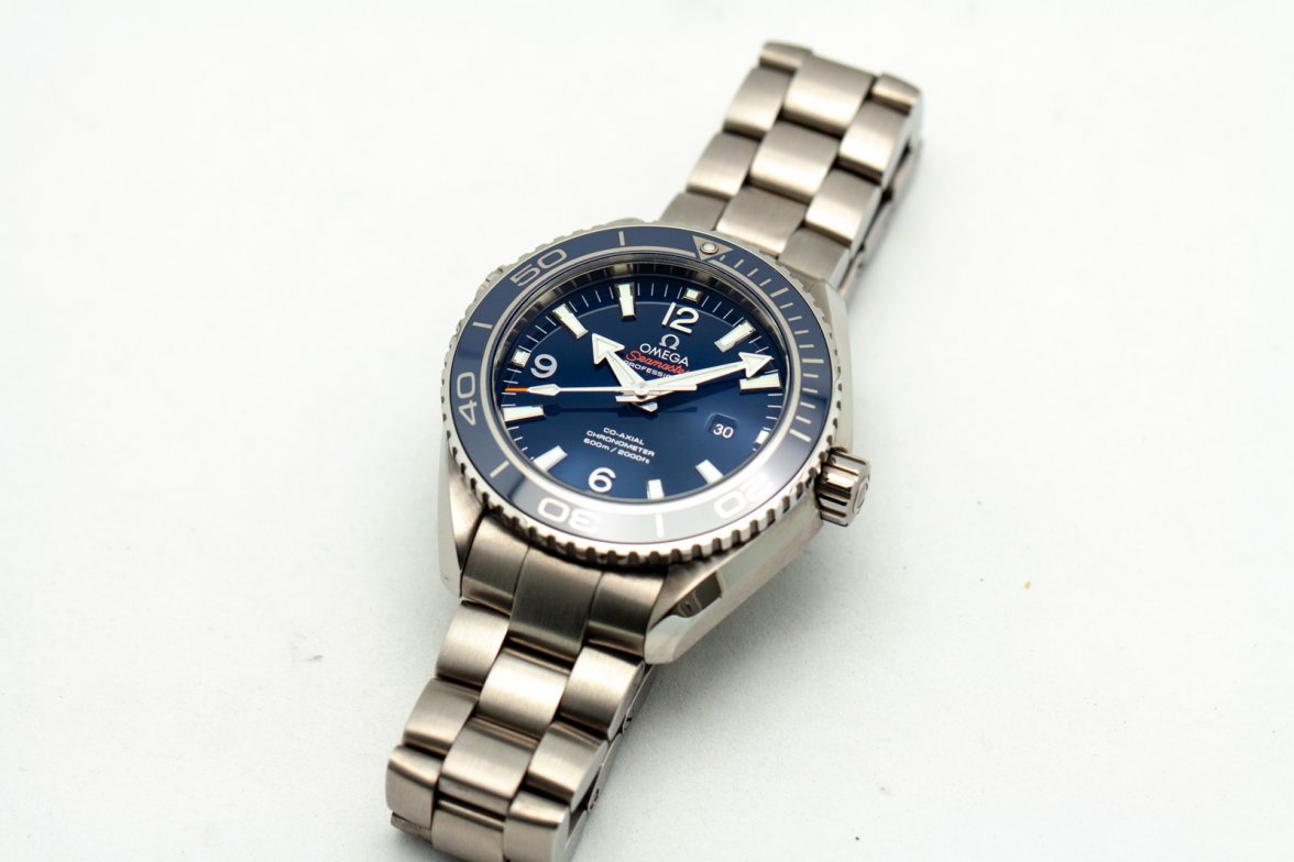 Omega Planet Ocean 38 Blue (7 of 13).jpg Omega Planet Ocean 38 Blue (7 of 13).jpg