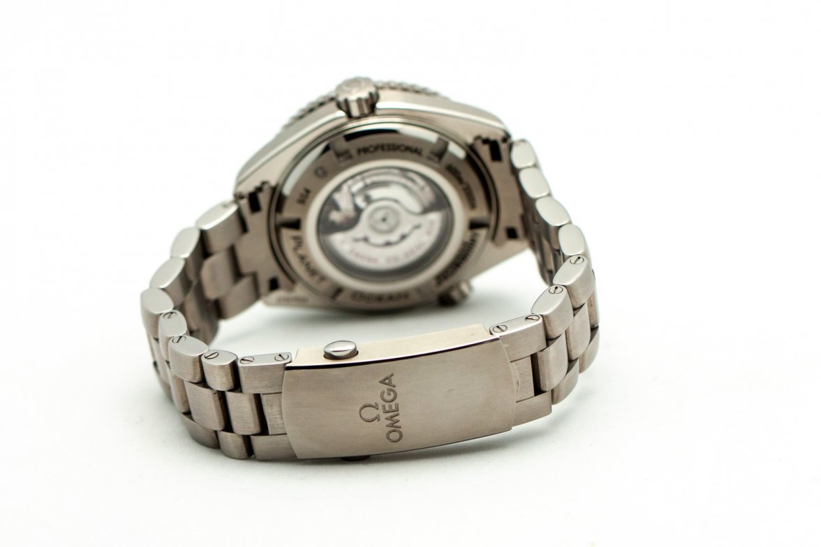 Omega Planet Ocean 38 Blue (10 of 13).jpg Omega Planet Ocean 38 Blue (10 of 13).jpg