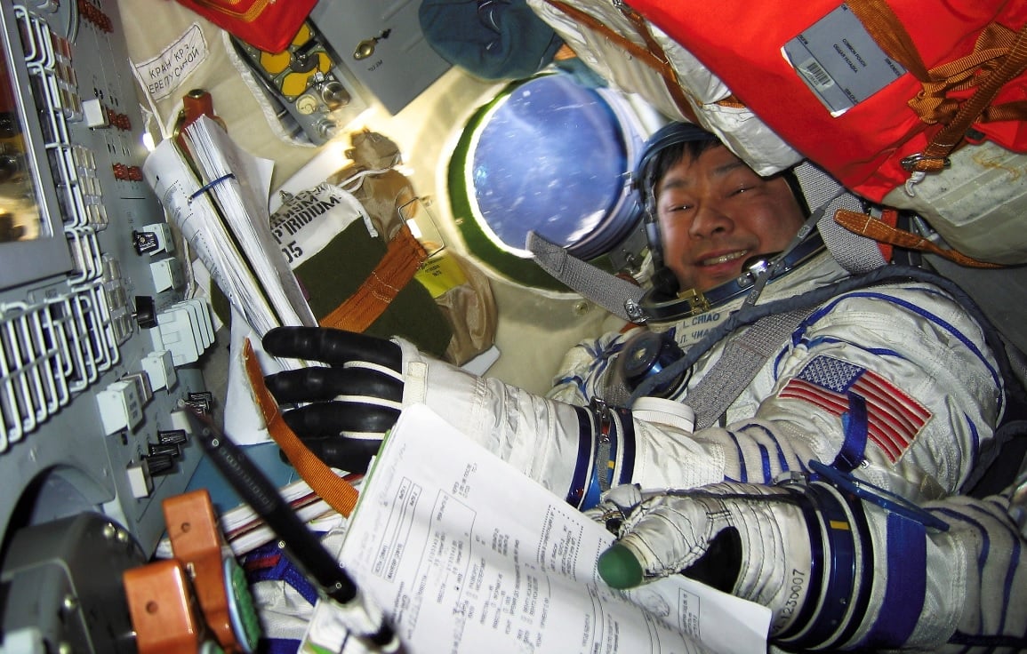 2004_Sokol_ISS.jpg