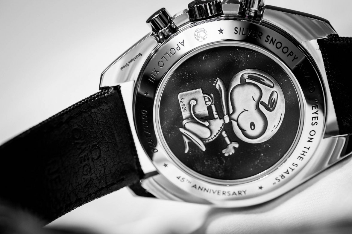 Omega-Speedmaster-Apollo-13-Silver-Snoopy-Award-Limited-Edition-Watch-Back.jpg