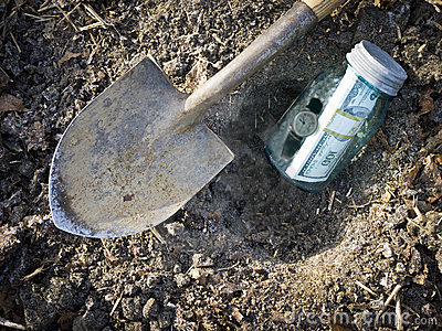 buried-treasure-hiding-money-22770005.jpg