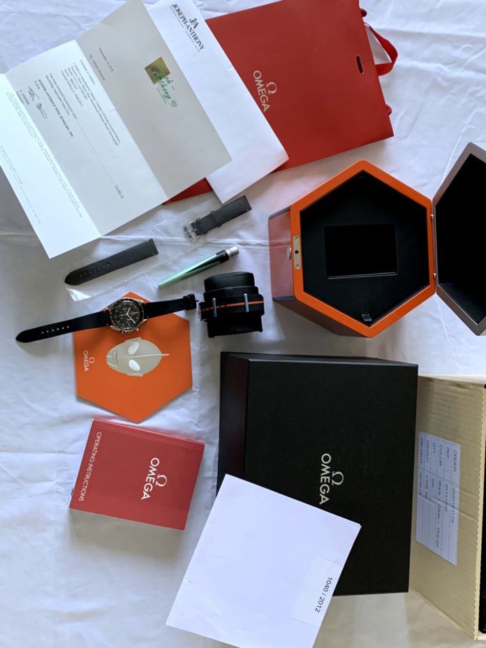 ST2 Ultraman - box and all contents view.jpg ST2 Ultraman - box and all contents view.jpg