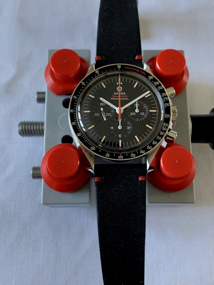 ST2 Ultraman - dial up view - in holder.jpg ST2 Ultraman - dial up view - in holder.jpg