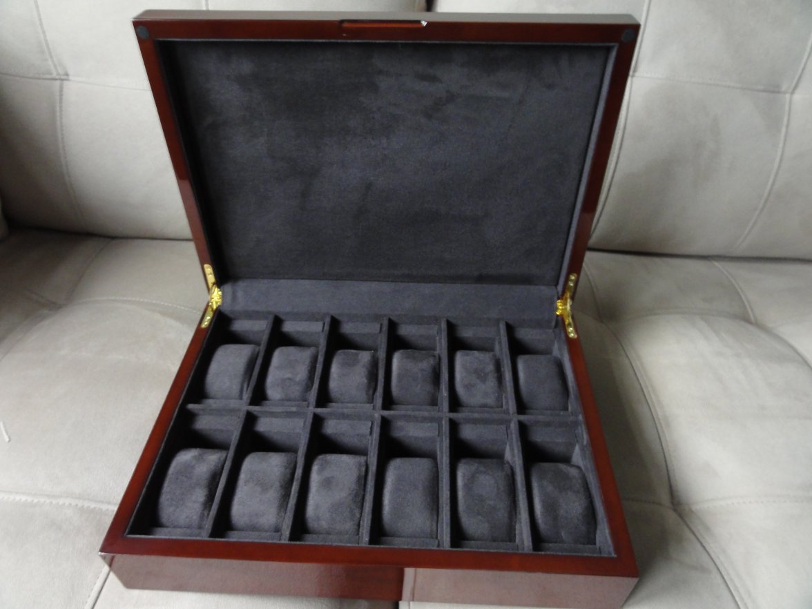 Diplomat watch box, 2.JPG