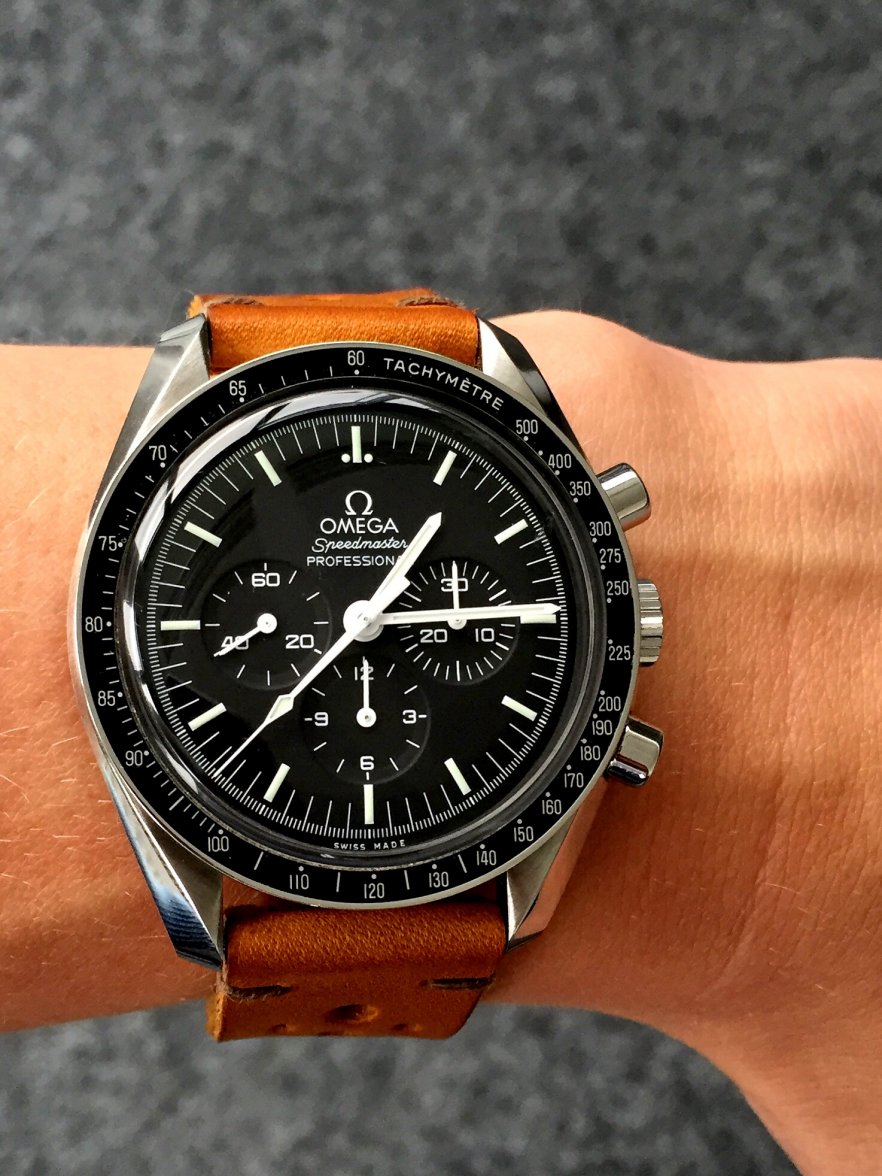 Show your Omega speedmaster leather 