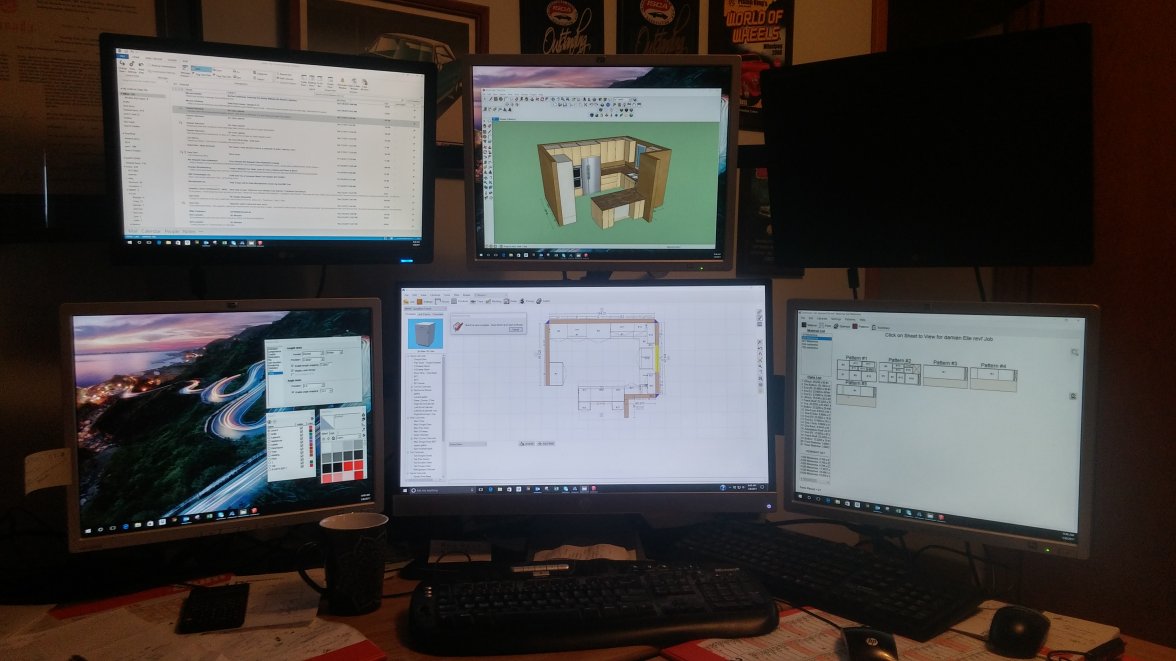 desktop monitors.jpg