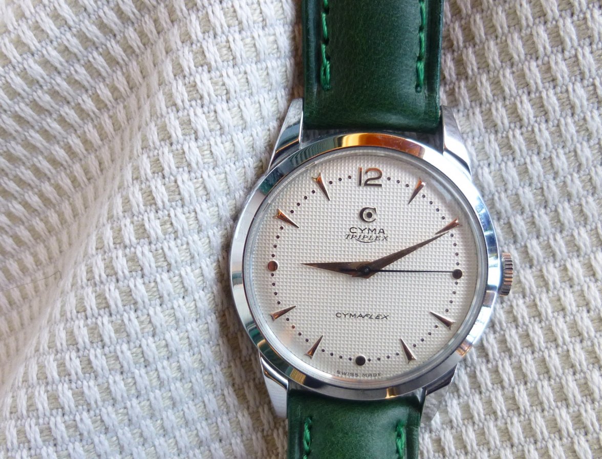 cyma triplex tapezerie (0).jpg