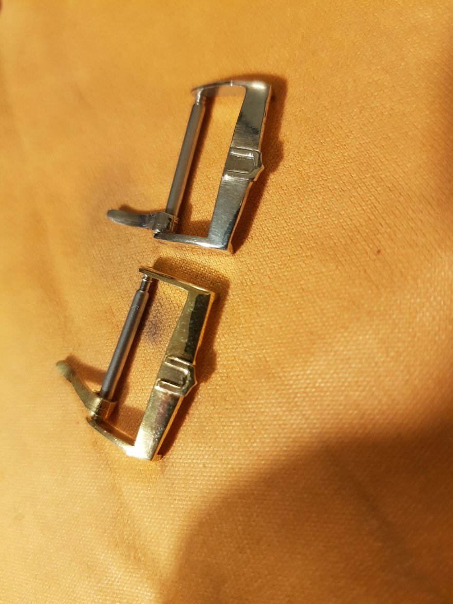 SOLD Universal Geneve buckles 18mm Omega Forums