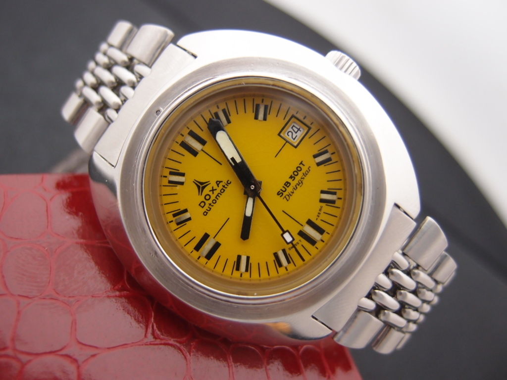 DOXA by Synchron SUB 300T DivingStar 43mm Automatic Date Yellow dial 1.jpg