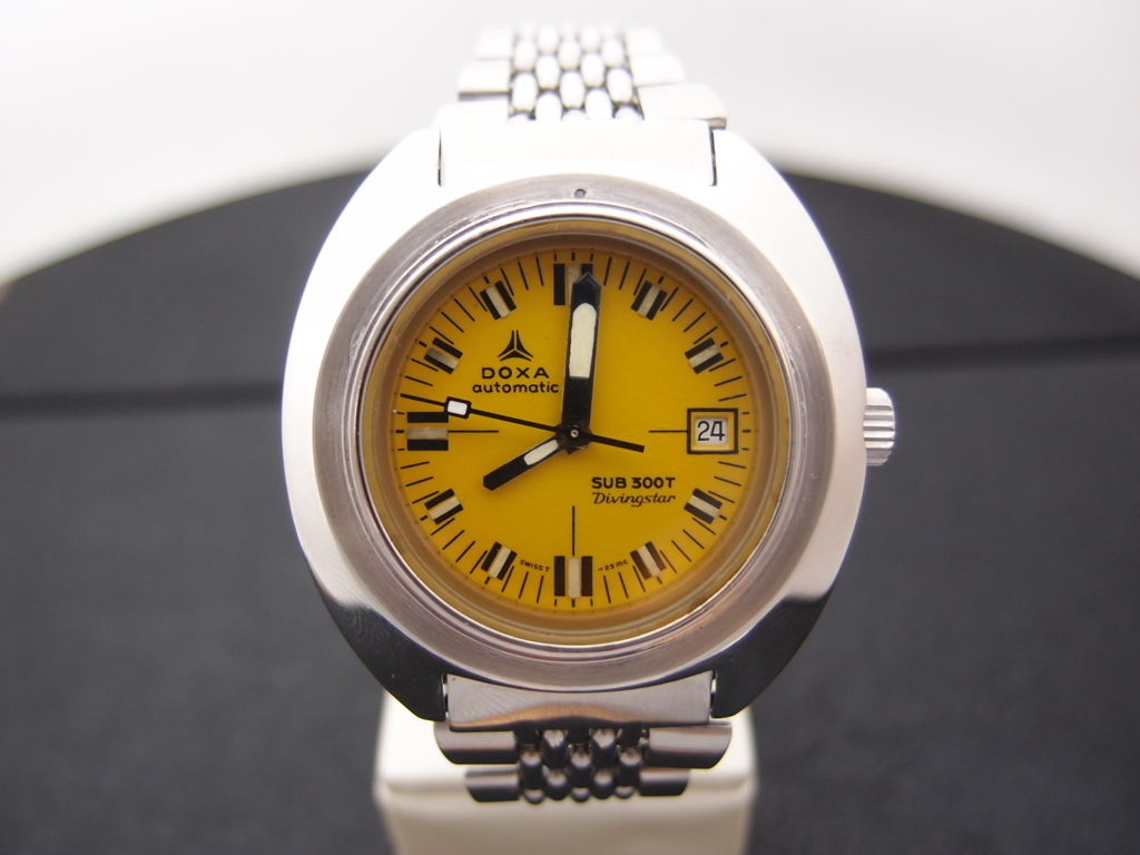 DOXA by Synchron SUB 300T DivingStar 43mm Automatic Date Yellow dial 2.jpg