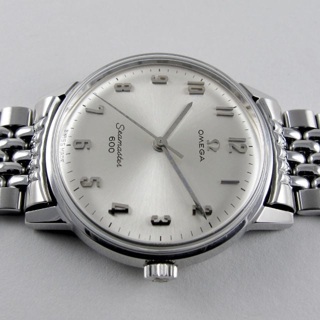 omega-seamaster-600-ref-135-011-vintage-wristwatch-sold-in-1966-wwos6001-V15.jpg