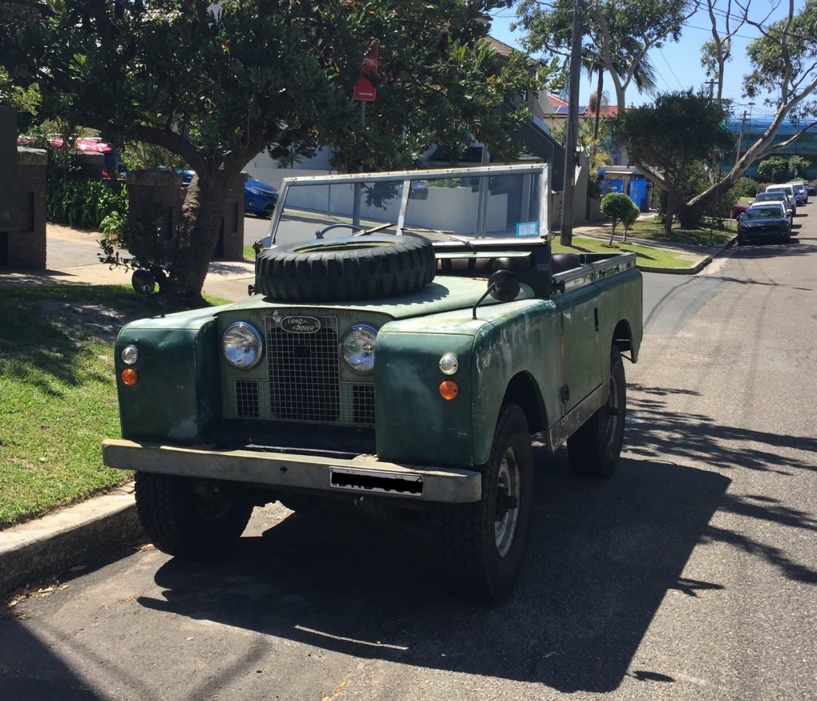 Land Rover.JPG Land Rover.JPG